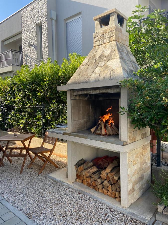 Apartmani Villa Adriatic Vir Exterior photo