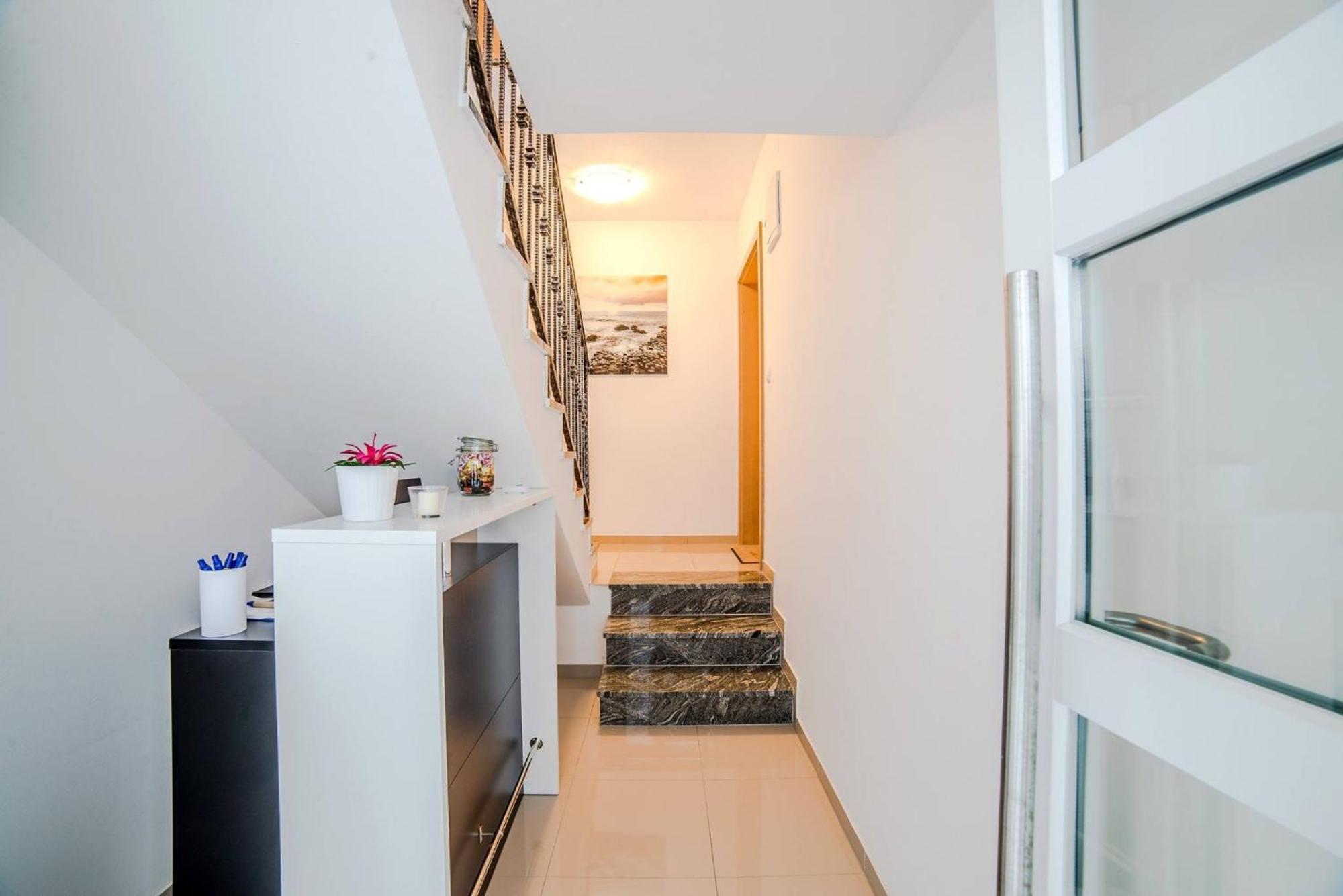 Apartmani Villa Adriatic Vir Exterior photo