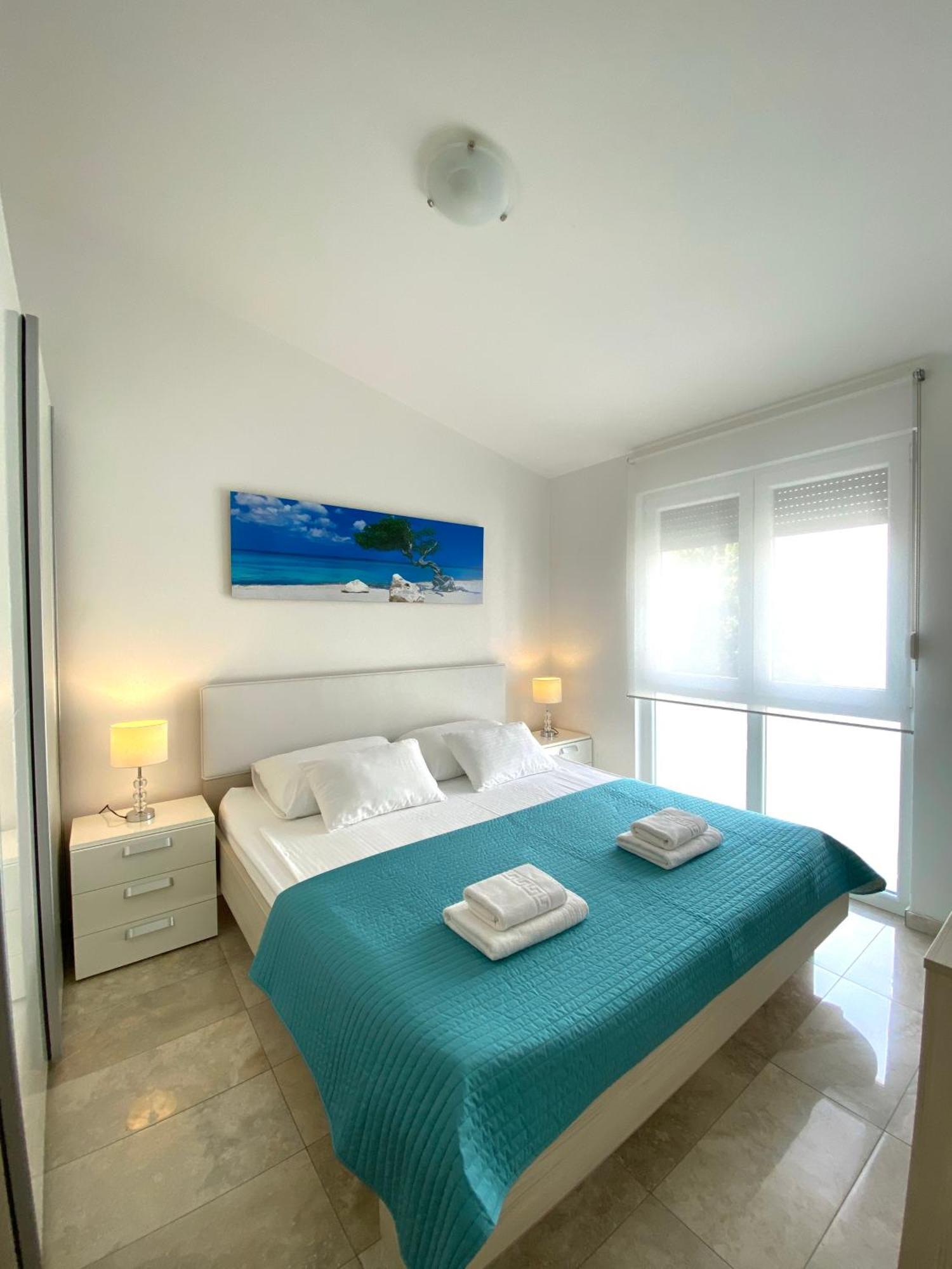Apartmani Villa Adriatic Vir Exterior photo