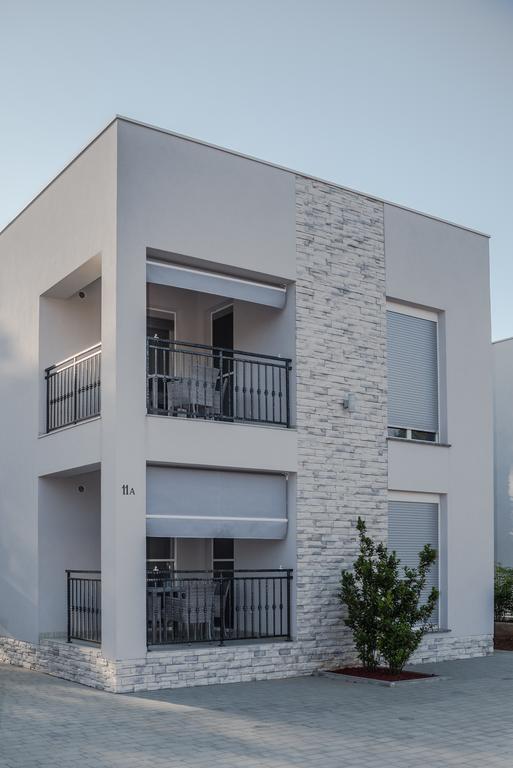 Apartmani Villa Adriatic Vir Exterior photo